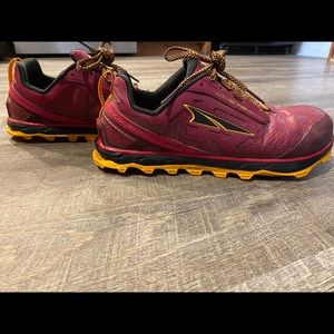 Altra Women’s run/hiking shoe with toe box